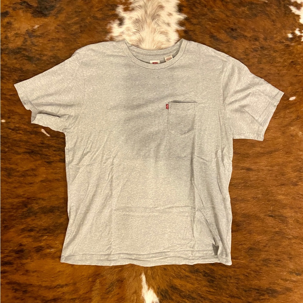 Levi’s Relaxed Fit Pocket Tee